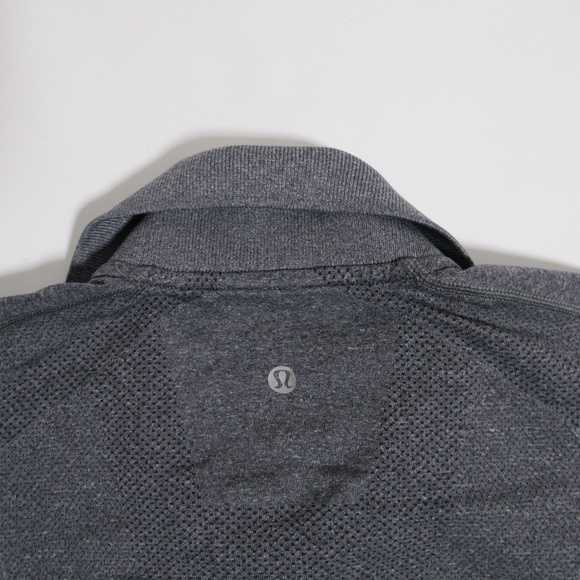 Lululemon Metal Vent Tech Polo Short Sleeve Heathered Black Size M Silveresecnt - Picture 12 of 12